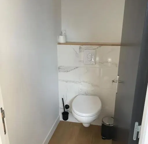 Quartier Historique, En Mezzanine, Apartament *